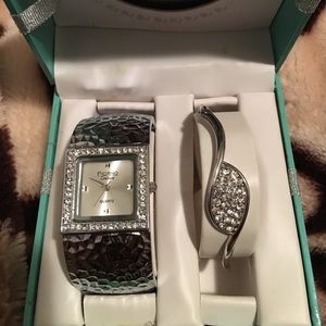 Figaro Couture Watch and bracelet set NIB